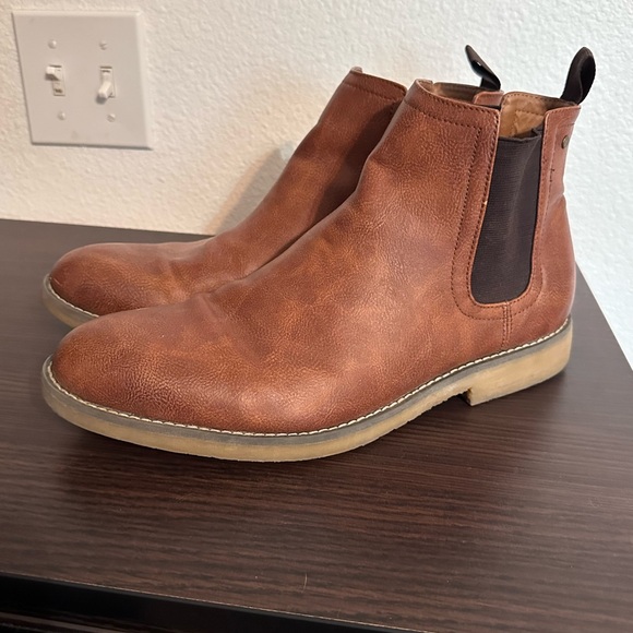 Chelsea Boots - Picture 3 of 4